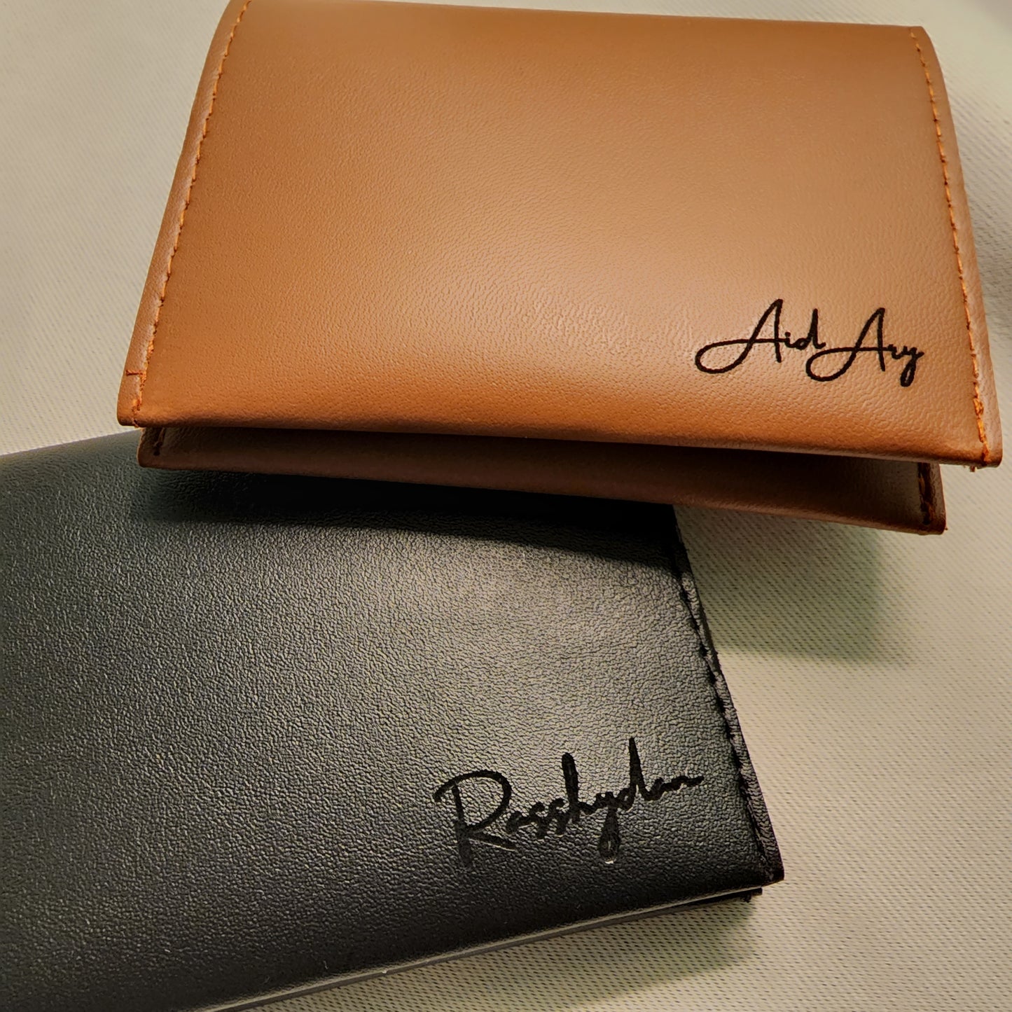 2 Button Wallet Gift Box