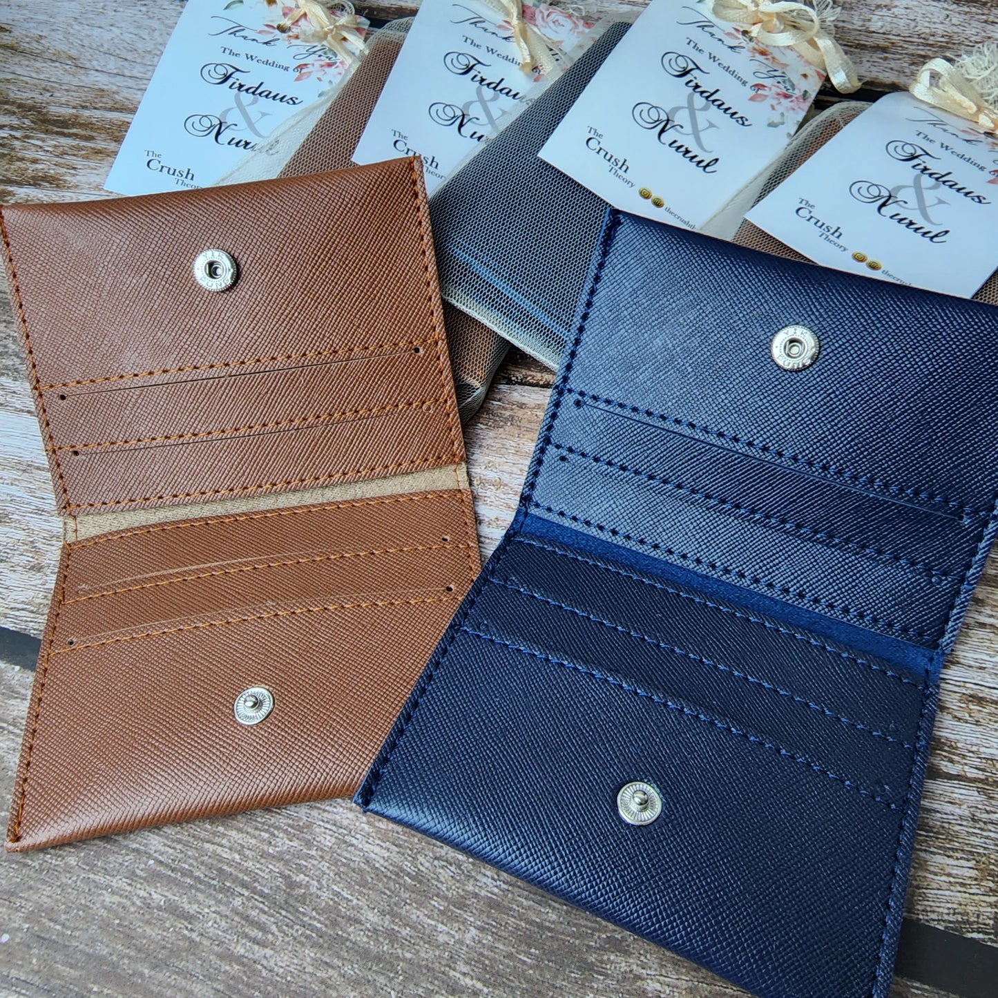 Button wallet