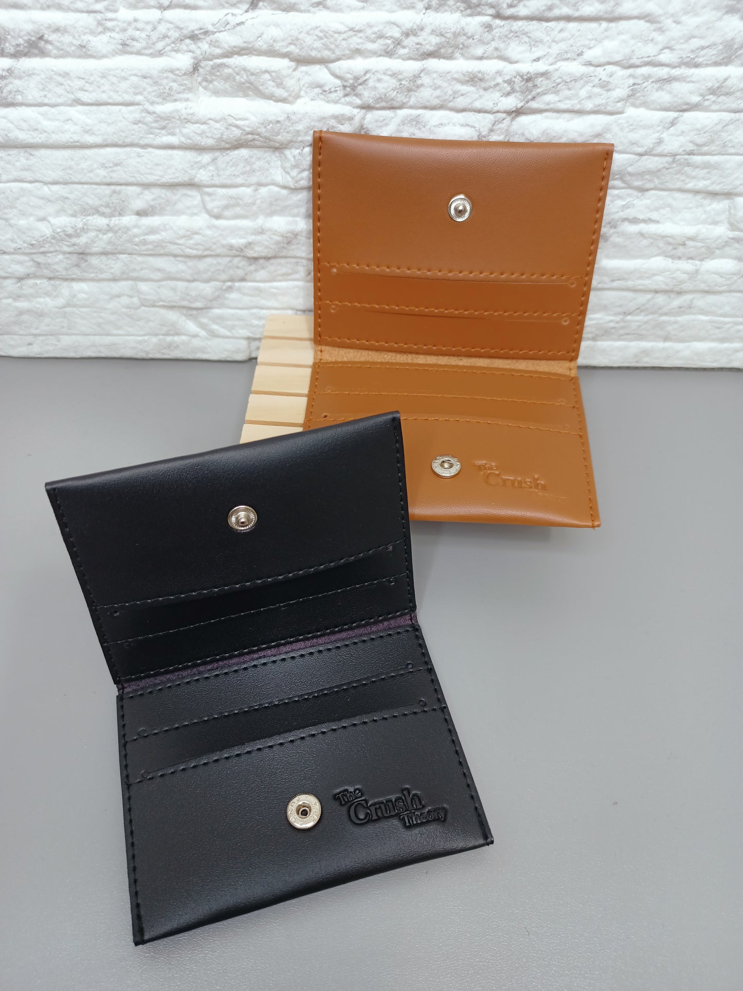 2 Button Wallet with Keychain Gift Box