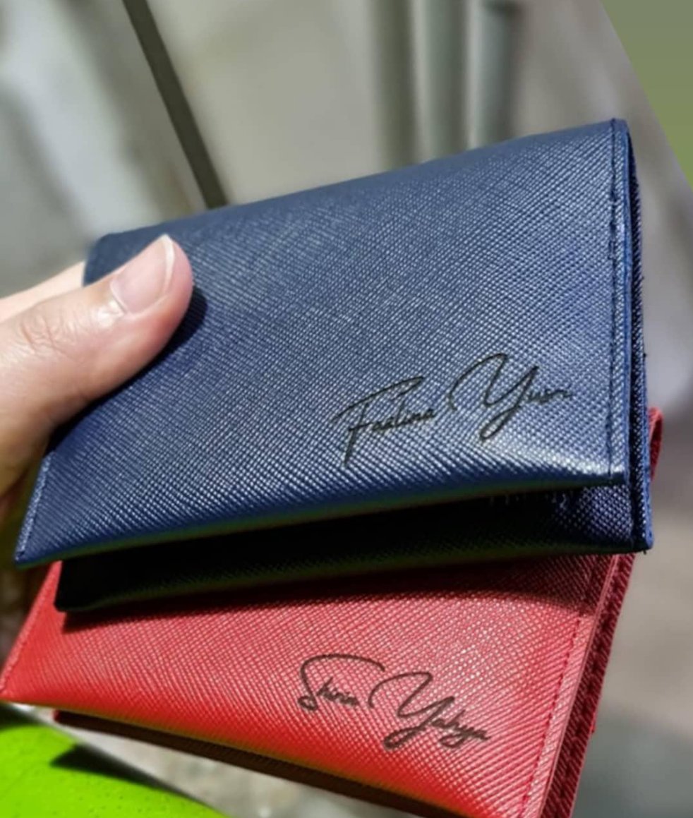2 Wallets & Keychain Gift Box