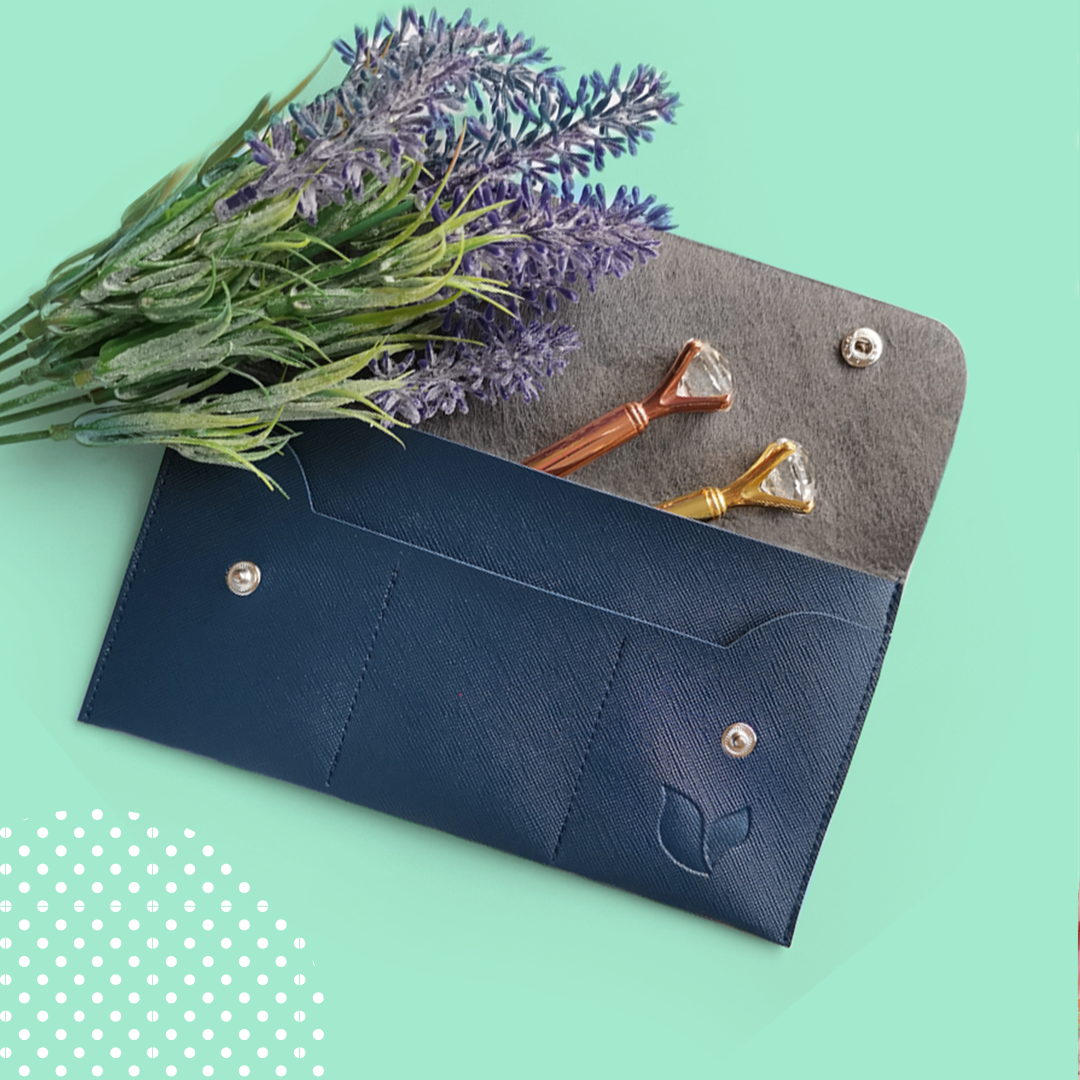 Button Travel Wallet